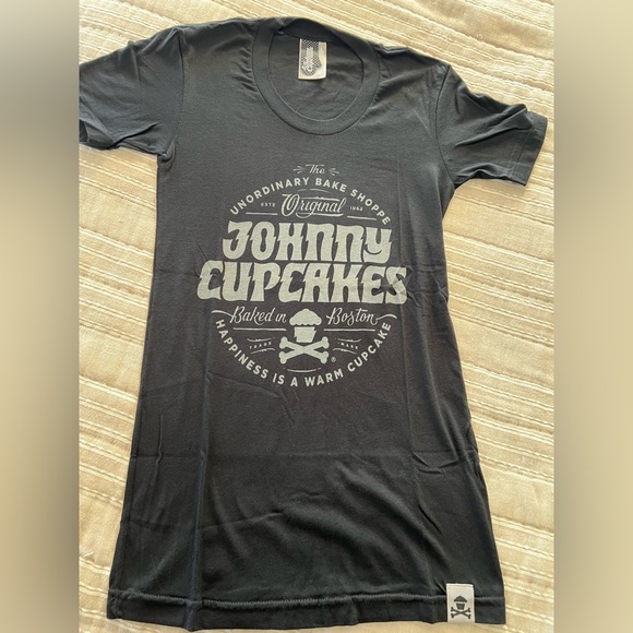 Johnny Cupcakes Tops Johnny Cupcakes Baked In Boston Poshmark